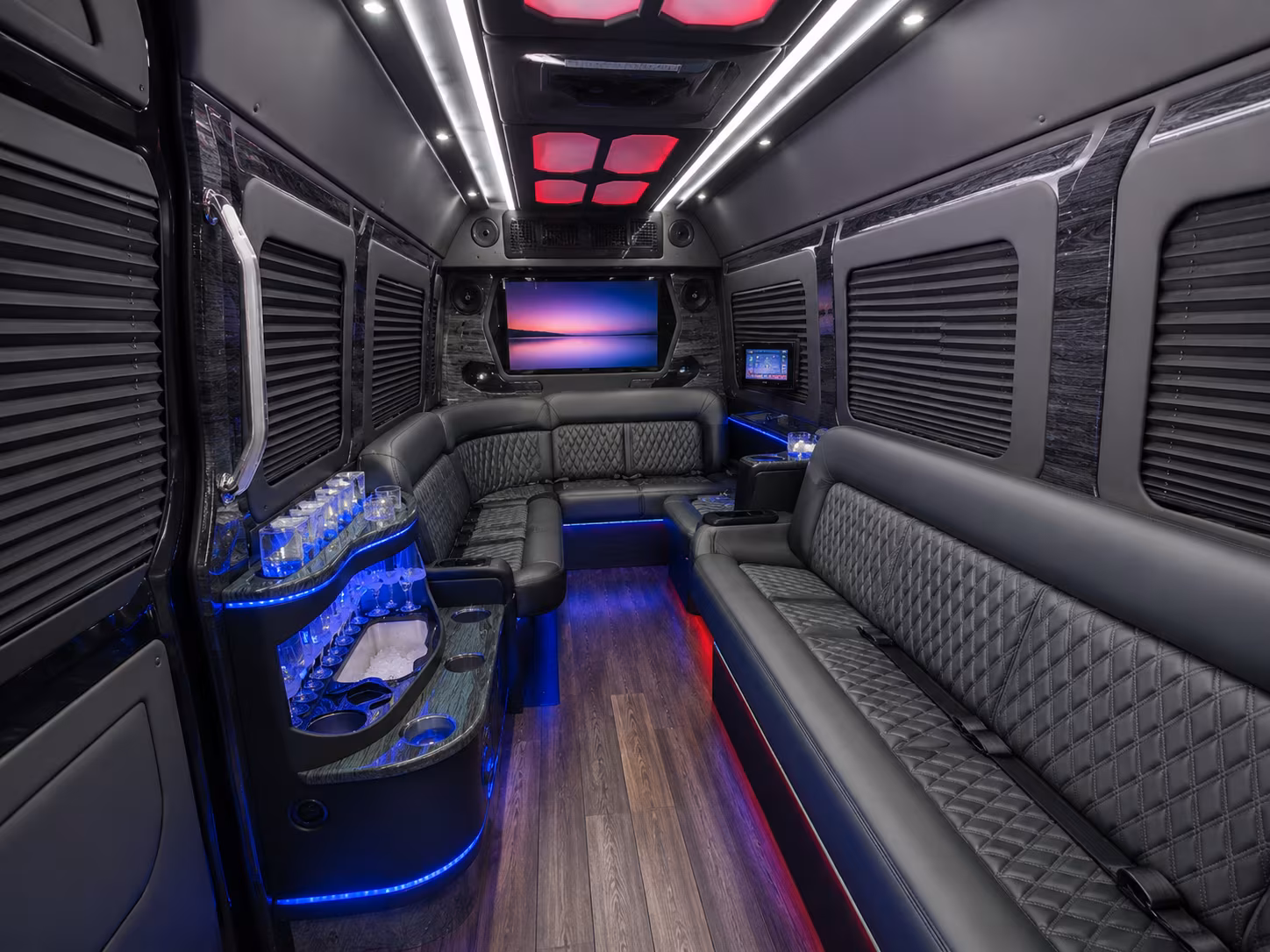northportcharterbusservices com makes it easy to shuttle construction and trades crews across north port